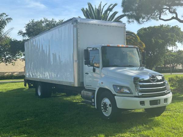 Photo 2015 HINO 338 26FT BOX TRUCK WITH LIFT GATE BUY HERE PAY HERE $29,990