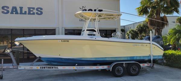 Photo 2016 Century 2600 CC $84,900
