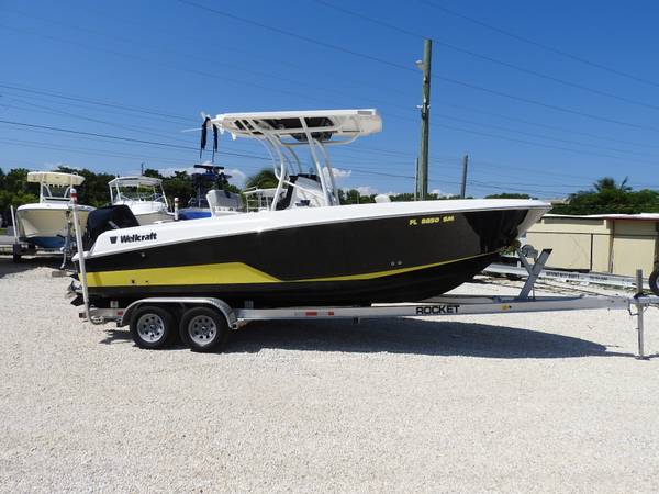 Photo 2019 222 Wellcraft center console fishing boat $69,900