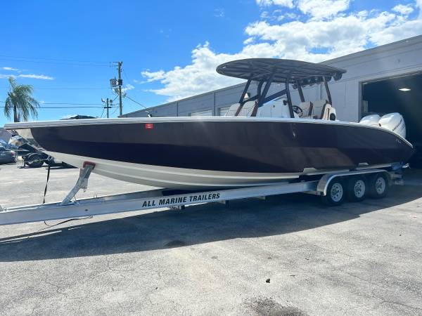 2022 Carrera 32 power boat $204,000