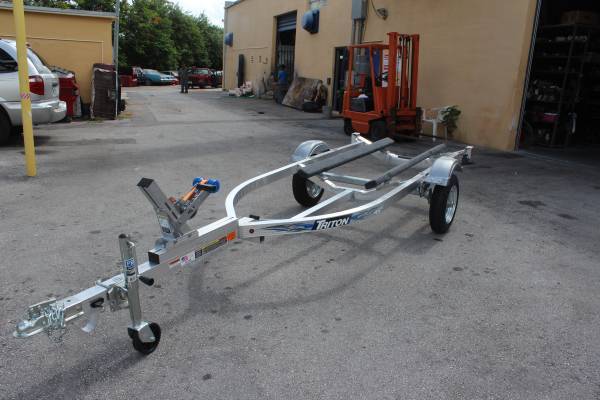 Photo 2023 Triton jet ski trailer, torsion axle, all aluminum, Aluminum whee $2,400