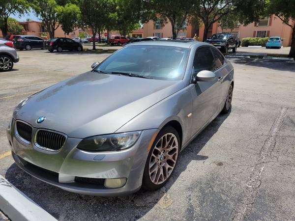 Photo BMW 328i 2009 $4,600