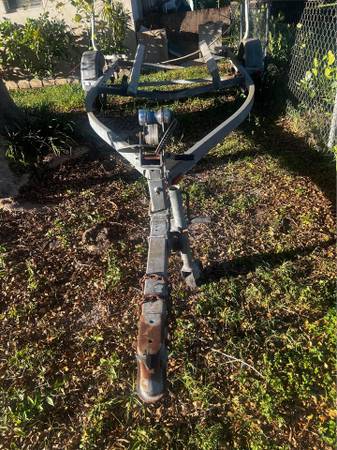 Photo Boat Trailer For About 21 Ft Boat $500