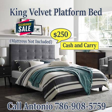 Brand New Grey Color King Velvet Platform Bed $250 (Doral FL)
