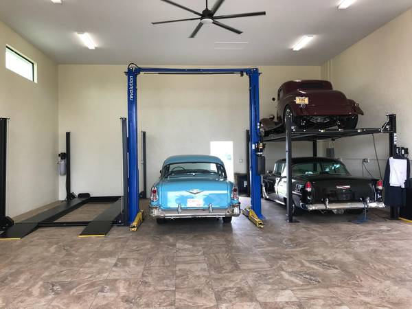 Photo CAR LIFT Home Garage Lift Car Storage 4 Post Single or 2 Post Quality $3,600