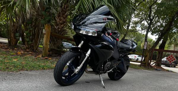 Photo Ebr superbike Buell 1125 r custom $12,500
