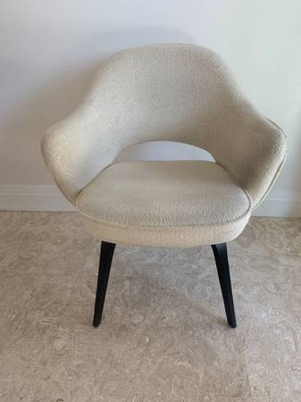 Photo Eero Saarinen for Knoll Executive Arm Chair with Ebonized Wood Legs $350
