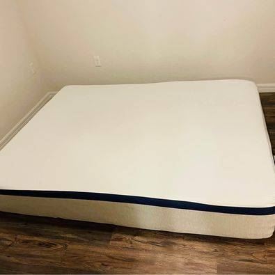 Photo Helix Queen Mattress $400