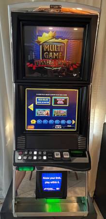 Photo IGT Multi-game Touchscreen Slot Machine in Excellent Working Condition $1,600