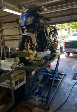 Photo K  L Motorcycle lift with Wheel Cl $950