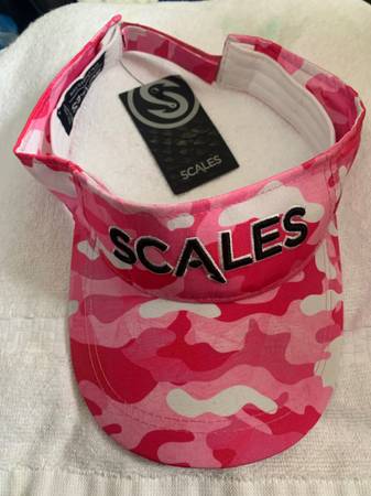 New Scales Womens Pink Camo Fishing Visor $15