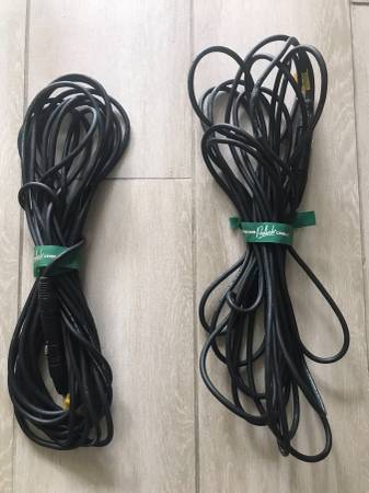 Photo PAIR of 30 foot Monster Prolink Standard 100 XLR cables $40