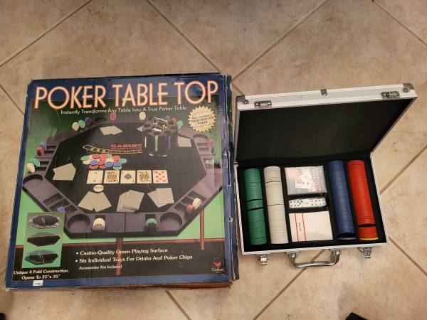 Photo POKER TABLE TOP TRANSFORMS ANY TABLE INTO A TRUE POKER TABLE $50