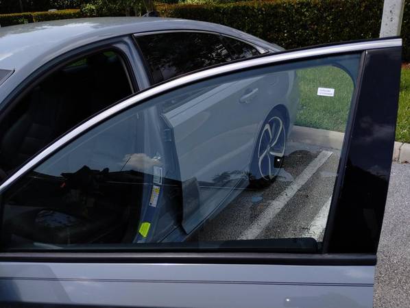 Photo Palm Beach Countys Premier Auto Glass Replacement - Mobile Service $89