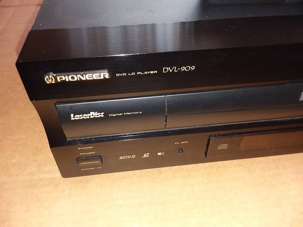 Photo Pioneer Laserdisc Player DVL-909 $300