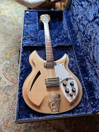 Photo Rickenbacker 381V69-12 1998 - Mapleglow Highly Flamed Exc Plus Cond $3,800