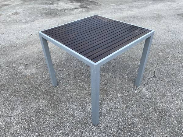 SOURCEOUTDOOR PATIO FURNITURE COMMERCIAL GRADE TABLE SMALL MODERN $75