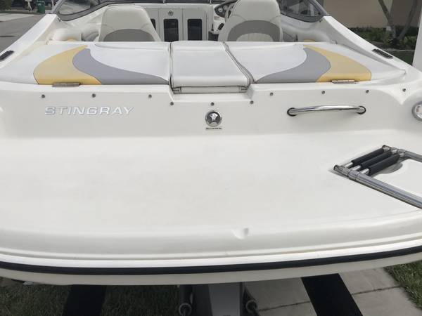 Photo STINGRAY BOAT, VOLVO PENTA 4.5L $12,000