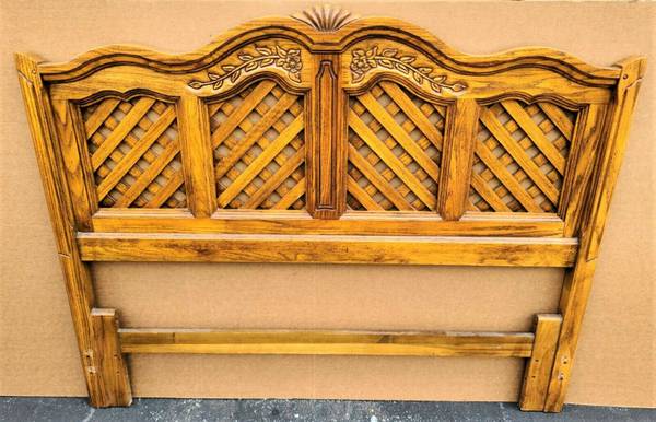 Photo THOMASVILLE French Provincial Solid Wood Queen or Double Headboard $535