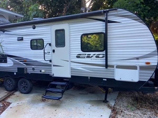 Photo Travel Trailer 25ft. Forest River $19,999