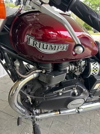Photo Triumph speedmaster $4,500