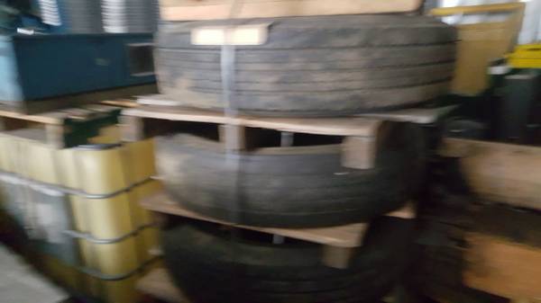 Photo Truck Tires 11 R 24.5  10 X 20 $150