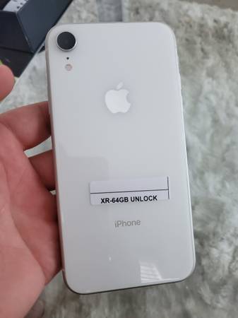Photo Unlocked Apple iPhone XR 64GB White $250