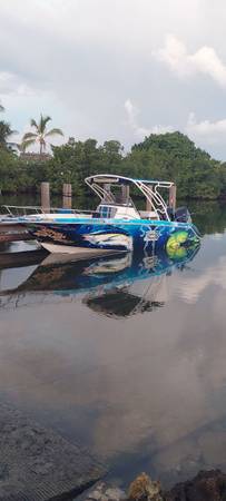 Photo Wellcraft Boat 25.5 trade for bigger boat $32,000