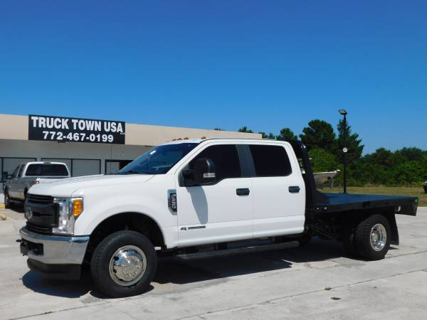 Photo 2017 FORD F350  DIESEL  DUALLY  CREW CAB  4X4  FLAT BED  - $48,995 ( NO DOC FEES )