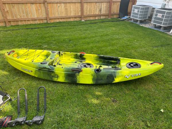 10 foot vibe yellowfin 100 kayak $750