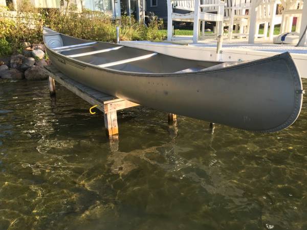 17 foot Grumman Canoe $800