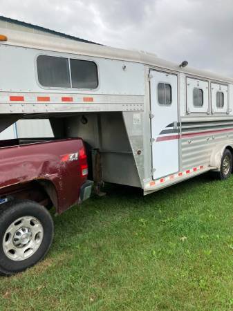 2002 Four Star two horse Trailer $16,500