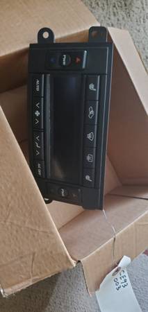 Photo 2003 -2007 Cadillac cts climate control $25