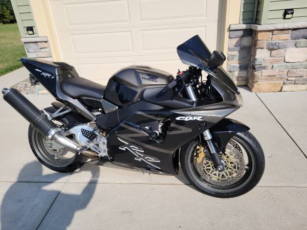 Photo 2003 CBR 954RR Fireblade $5,000