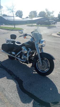 Photo 2004 HD ROADKING FLHRSI $5,000