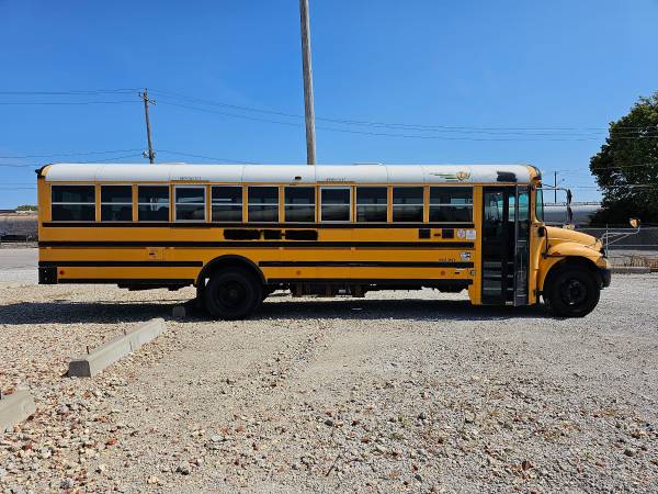 Photo 2011 IC school bus RV conversion cer tiny home $6,000