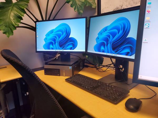 Photo 20, 22, and 24 Inch Monitors BUY 1 GET 1 HALF OFF $125