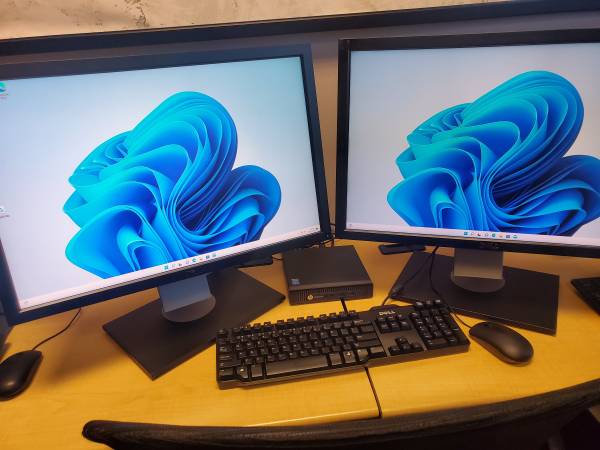 Photo 20, 22, and 24 Inch Monitors BUY 1 GET 1 HALF OFF $125