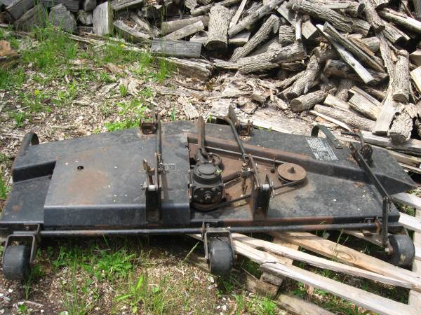 Photo Bolens HT18 Tractor, plow snowblower  deck $1,500