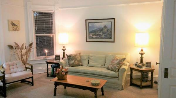 Photo Brookfield FURNISHED One Bedroom Apt- Short-term, Oct 20 $1,295