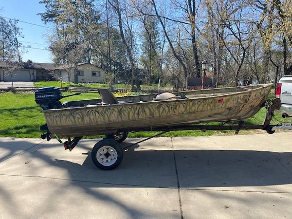 Photo Fishing  Hunting Boat with Motor $1,300