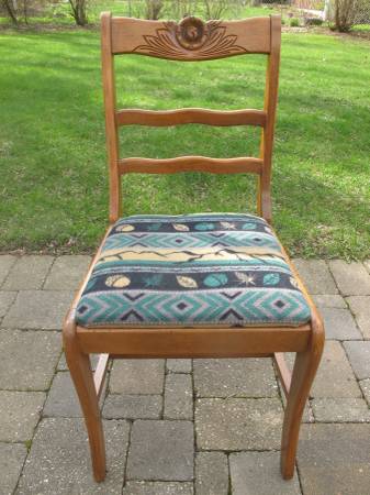 Photo Gorgeous Mid Century Vintage Chair $30