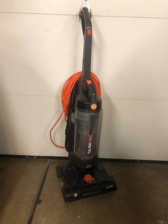 Photo Hoover Commercial TaskVac Bagless Upright Vacuum Cleaner $60