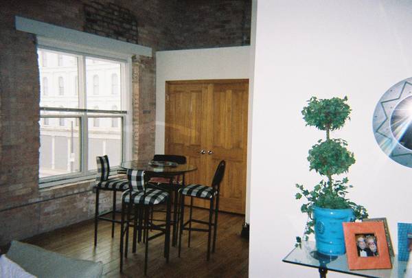Photo INCOMPARABLE LUXURY 2 BR HISTORIC LOFT with Fireplace, Private Balcony $1,795
