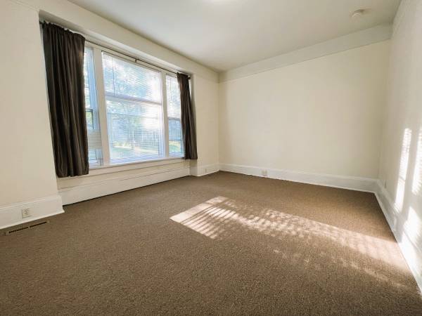 Large One Bedroom Lower Flat with Sun Room $950