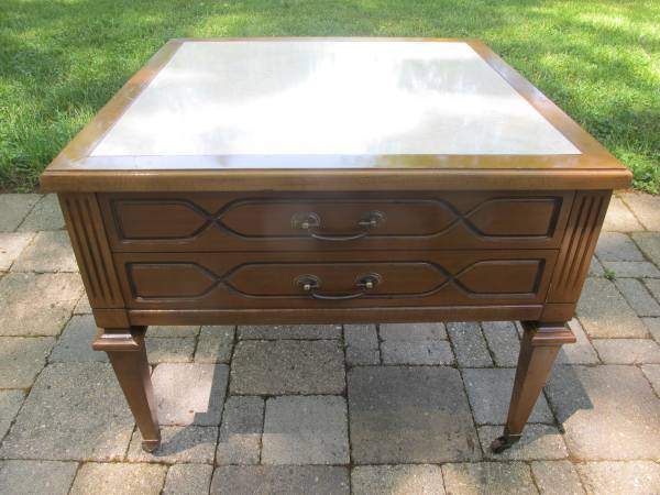 Photo Mersman Mid-Century Side or End Table With Drawer 30-22 $80