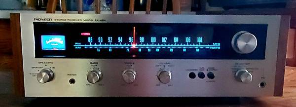 Photo Pioneer SX-424 Stereo Receiver $220
