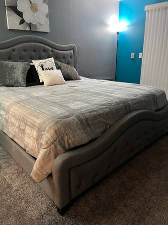 Photo REDUCED Power Adjustable Base with King Size Mattress Bedroom Set $900