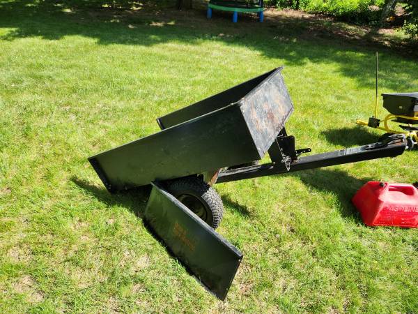 Photo Riding mower tow behind trailer $80