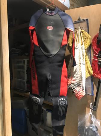 Scuba Diving  Snorkel BARE Velocity 3 mil Wetsuit (Small) $60